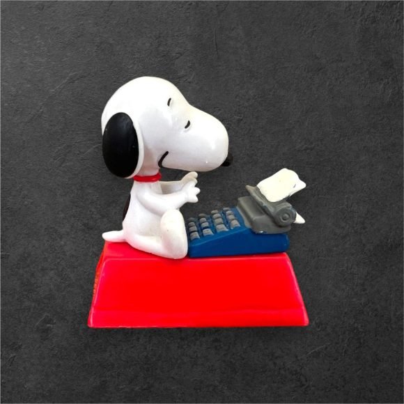 Figura snoopy escritor